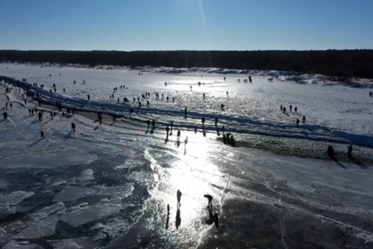 Pamatykite: užfiksavo Gdansko įlankoje užšalusią Baltijos jūrą