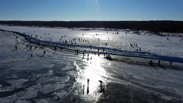 Pamatykite: užfiksavo Gdansko įlankoje užšalusią Baltijos jūrą