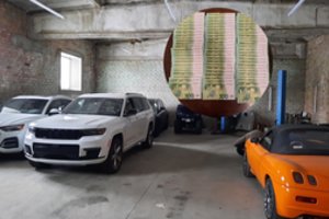 Milijoniniai nuostoliai ir kratos: FNTT akiratyje – nelegalių automobilių importo schema