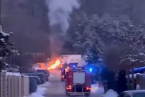 Kaune degė šiukšliavežio atliekos