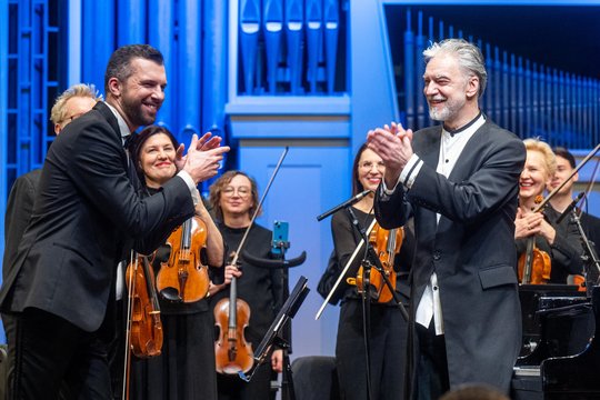 Gausi publika nusilenkė pianistui P. Geniušui ir G. Gelgoto diriguojamam Lietuvos kameriniam orkestrui