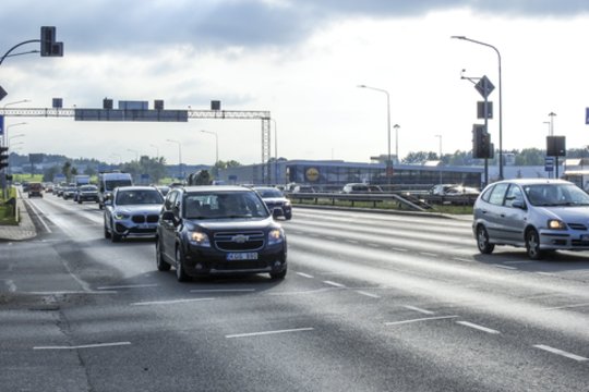 Sausį šalyje įregistruoti 3 177 nauji lengvieji automobiliai