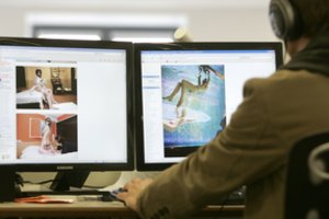 Plungės pedagogui pareikšti įtarimai dėl pornografijos žiūrėjimo darbo vietoje