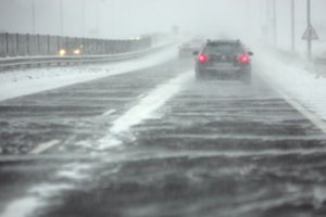 A1 magistralėje – pavojus: vairuotojai įspėja apie netikėtas kliūtis