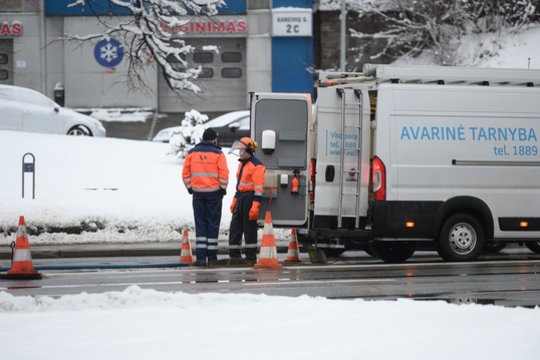 Šiems žmonėms šaltis smogė itin skaudžiai: avarinės brigados nespėja suktis