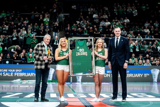 Prieš Eurolygos rungtynes – ypatingas „Žalgirio“ sveikinimas V. Mačiuliui