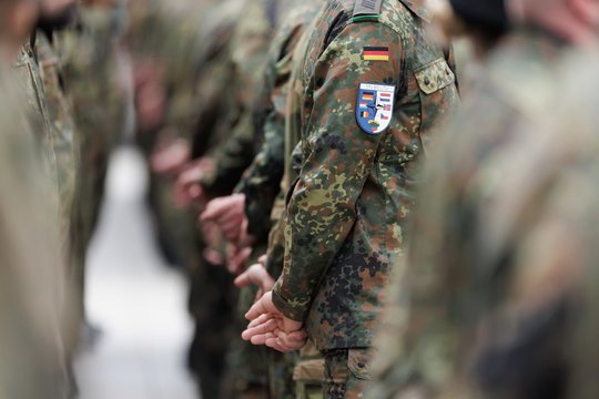 Kaune rengiama NATO daugianacionalinės kovinės grupės vadovavimo perdavimo ceremonija