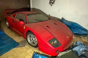 Italijoje aptiko tikrą lobį – kultinis modelis 35 metus stovėjo garaže