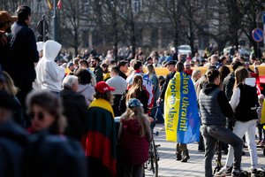 Vyriausybė pritarė Finansų ministerijos siūlymui Ukrainos pabėgėliams skirti socialinę ir švietimo paramą