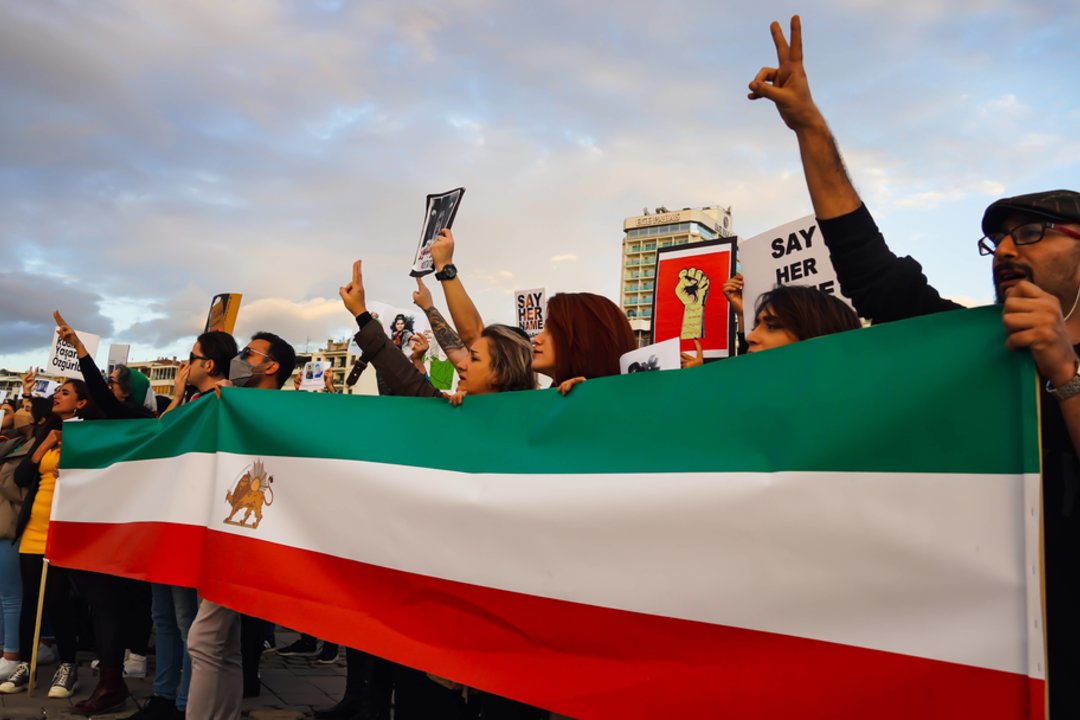 Po galingų protestų Irane – vienas draudimas pašalintas