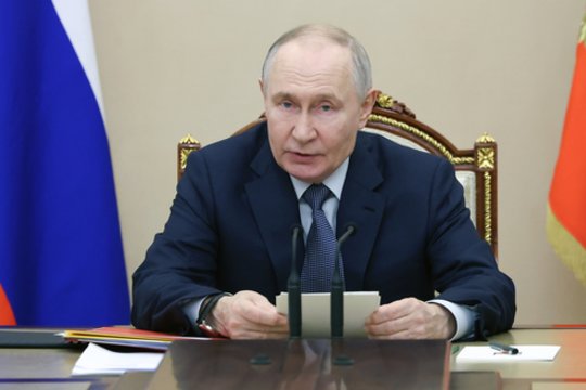 Karas Ukrainoje. E. Macronas slapta pasiuntė derybininką į Maskvą – aiškėja susitikimo detalės