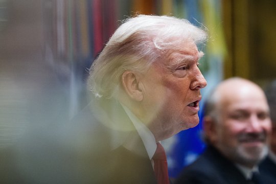 D. Trumpas: Irano aukščiausiasis lyderis turėtų „labai nerimauti“