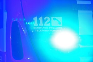 Klaipėdos ugniagesiai gelbėjo su riedlente į duobę įkritusi vaiką