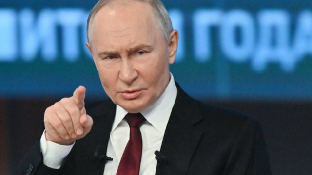  V. Putinas gali imituoti derybas Abu Dabyje: įvardijo, kas už to slypi