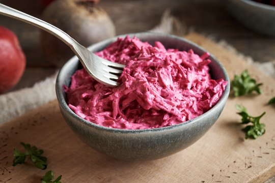 Neįtikėtinai skanios salotos svorio metimui – paruošite per 5 minutes