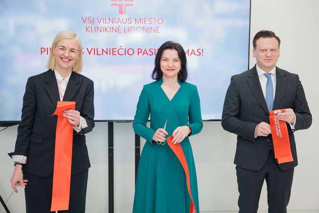 Sostinės ligoninėje duris atvėrė naujas korpusas: nuotraukose – dar dažais kvepiančios palatos