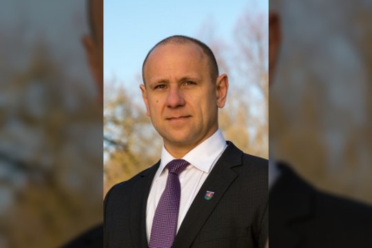 LAT: Prienų rajono tarybos narys E. Visockas savivaldybei turi grąžinti 14,6 tūkst. eurų