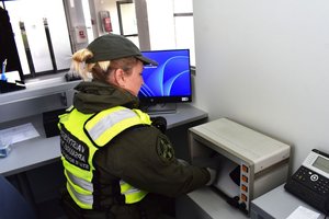 VSAT pareigūnai sulaikė Lietuvoje gyvenantį užsienietį, kuris pateikė padirbtą vairuotojo pažymėjimą