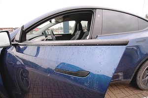 Automobiliuose nebeliks tokių rankenėlių – nusprendė uždrausti