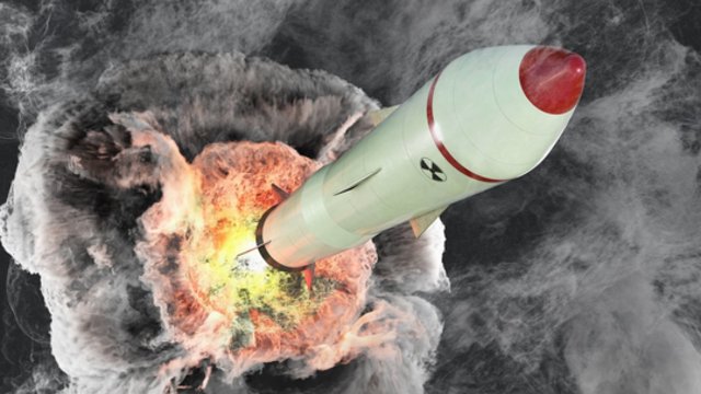 Nerimas dėl ginklavimosi varžybų: D. Trumpas paragino sudaryti naują branduolinę sutartį su Rusija