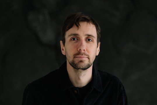 Į Vilniaus knygų mugę atvykstantis latvių poetas Arvis Vigulas: „Dabarties pasaulyje kultūra yra pažeidžiama“ 