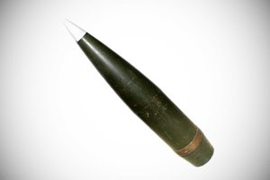 Lietuvos kariuomenės sandėlius papildė artilerijos amunicija