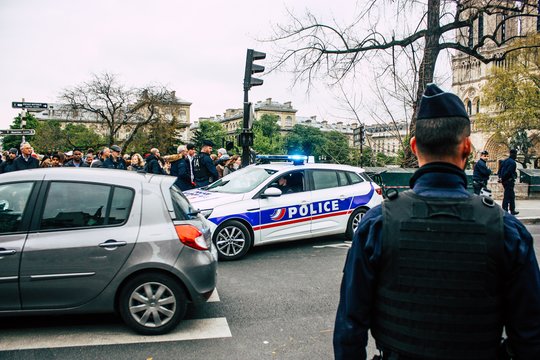 Policija: Prancūzijoje į grožio saloną įmesta granata, sužeisti šeši žmonės
