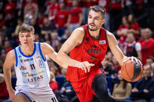 Ledai pralaužti – po penkių pralaimėjimų iš eilės „Rytas“ iškankino pergalę prieš „Jonavą“