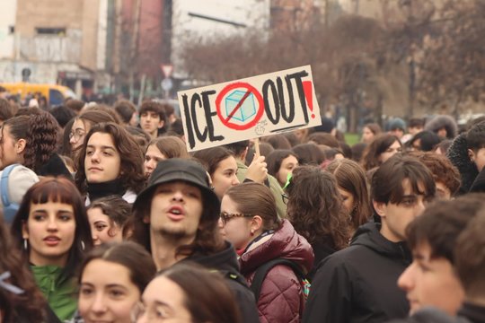 Italijoje aidi ne tik džiaugsmas – tūkstantinius protestus lydi šūksniai: „Šios žaidynės yra gėda“