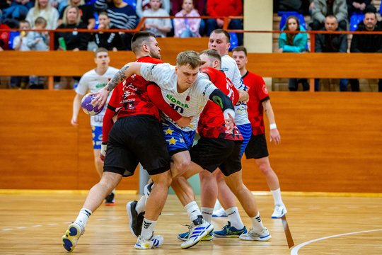 Pirmą kartą į finalą patekusios „Pieno žvaigždės“ susitiks su sostinės derbį laimėjusia „Šviesa“