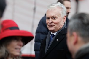 Apklausa: palankiai vertinančių G. Nausėdą gyventojų skaičius mažėja pusę metų iš eilės