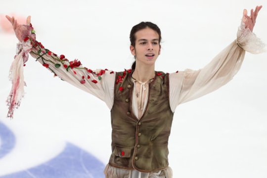 Rusijos isterija: po neutralia vėliavą pasislėpusiam rusų ledo šokėjui Milane uždraudė šokiui naudoti amerikiečių muziką