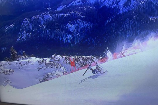 Olimpiadoje – išgąstis ir spengianti tyla: legendinė L. Vonn trasoje siaubingai krito, medikai išskraidino sportininkę sraigtasparniu