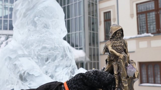 Speiguota žiema ledo skulptoriams nebaisi: puiki proga parodyti, ką galima sukurti iš ledo