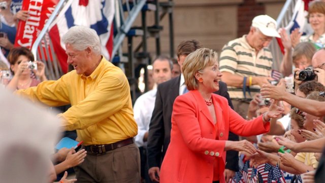 Billas ir Hillary Clintonai keičia poziciją: panoro viešai liudyti dėl J. Epsteino failų