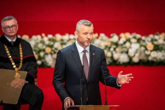 Karas Ukrainoje. Slovakijos prezidentas prakalbo apie sprendimą dėl Ukrainos: tai buvo klaida