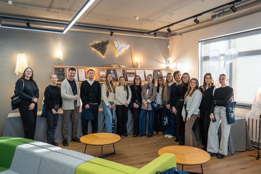 Atidaryta kūrybinių darbų paroda „Angelų šviesa. Angelas kaip šviesos forma“