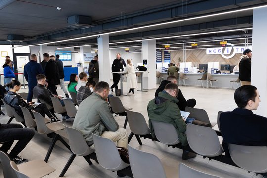 „Regitra“: būsimi vairuotojai teorijos egzaminą galės laikyti ukrainiečių kalba