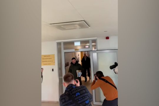 Pamatykite: užfiksuoti iš S. Skvernelio kabineto išeinantys STT pareigūnai