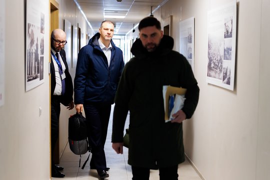 Skandalingos kratos Seime: griežta L. Kasčiūno reakcija, tyla iš demokratų ir J. Oleko verdiktas S. Skverneliui