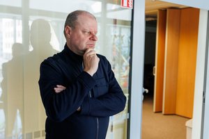 Seime pasirodęs S. Skvernelis – apie kratas jo kabinete ir ateitį partijos pirmininko poste