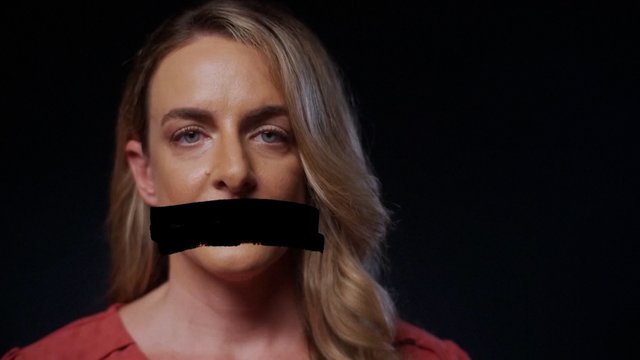 „Superbowl“ televizijos ekrane pasirodė stipri žinutė: aukos ragino atskleisti likusius bylos failus