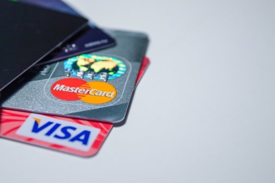 Europos bankų konsorciumo vadovė: skubiai reikia alternatyvos „Visa“ ir „Mastercard“