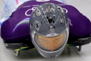 Ukrainos skeletonininkui uždrausta dėvėti šalmą, skirtą pagerbti žuvusius sportininkus