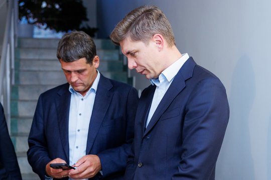 M. Sinkevičius sako, kad socdemai negali prisiimti atsakomybės už abejotinus R. Žemaitaičio ryšius