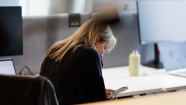 „Atlyginimai auga, darbo našumas – krenta“: atsakė, ką rodo tokia situacija