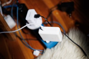 LEA: per savaitę vienas tiekėjas padidino elektros tarifus