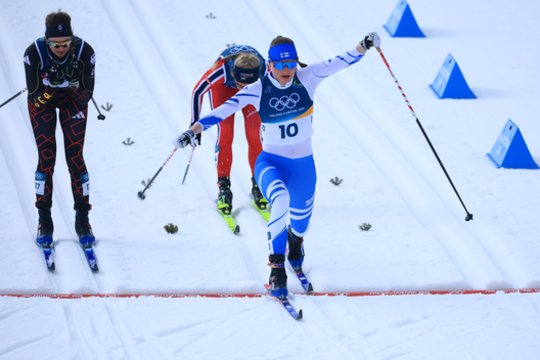 Ukrainos slidininkė braukė ašaras, kad tenka varžytis su jos namą sugriovusios Rusijos sportininkais