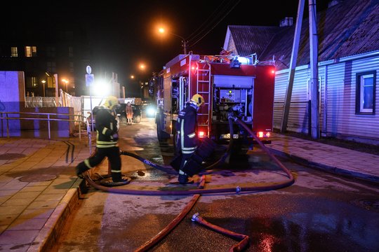 Tragedija Šalčininkų r.: užsiliepsnojo medinis namas, rastas vyro kūnas