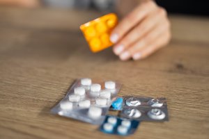 Beveik 50 tonų nereikalingų vaistų: ką rodo augantys farmacinių atliekų kiekiai Lietuvoje?